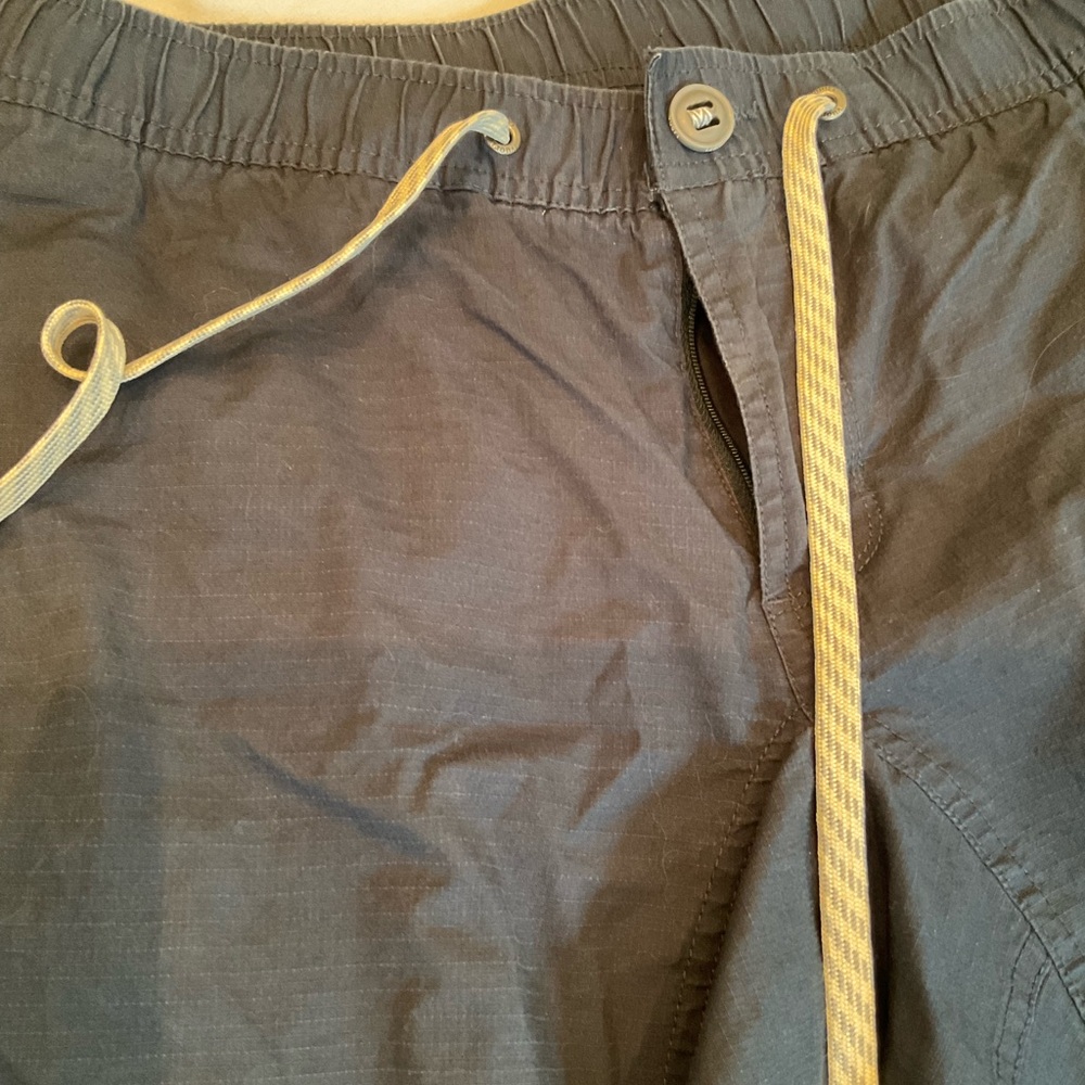 Vuori navy blue Ripstop Climbing Joggers with Cream Drawstring